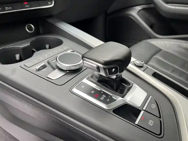 Audi A4L 2018