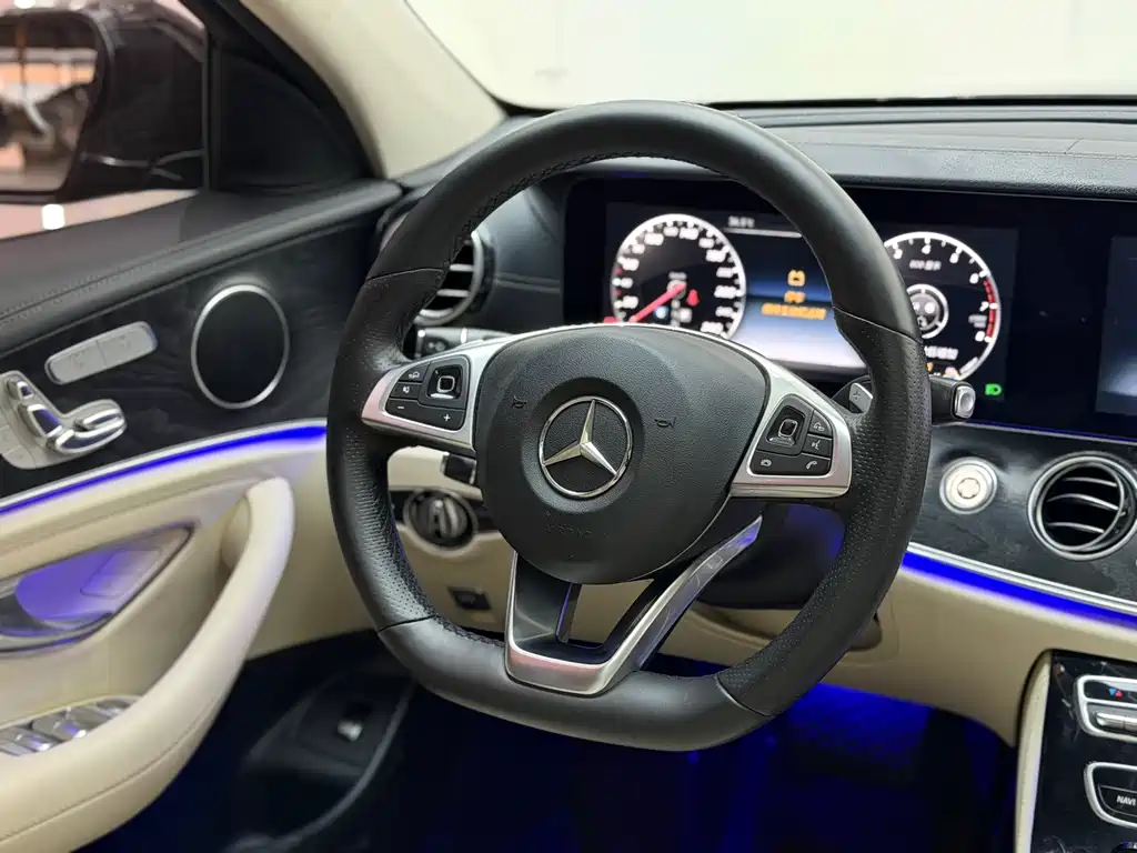 Mercedes-Benz E-Class 2017 — фото 12