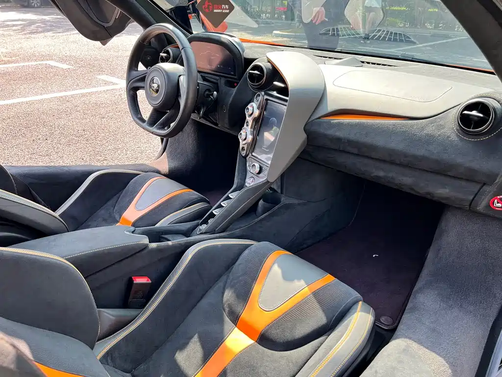 McLaren 720S 2019 — фото 12