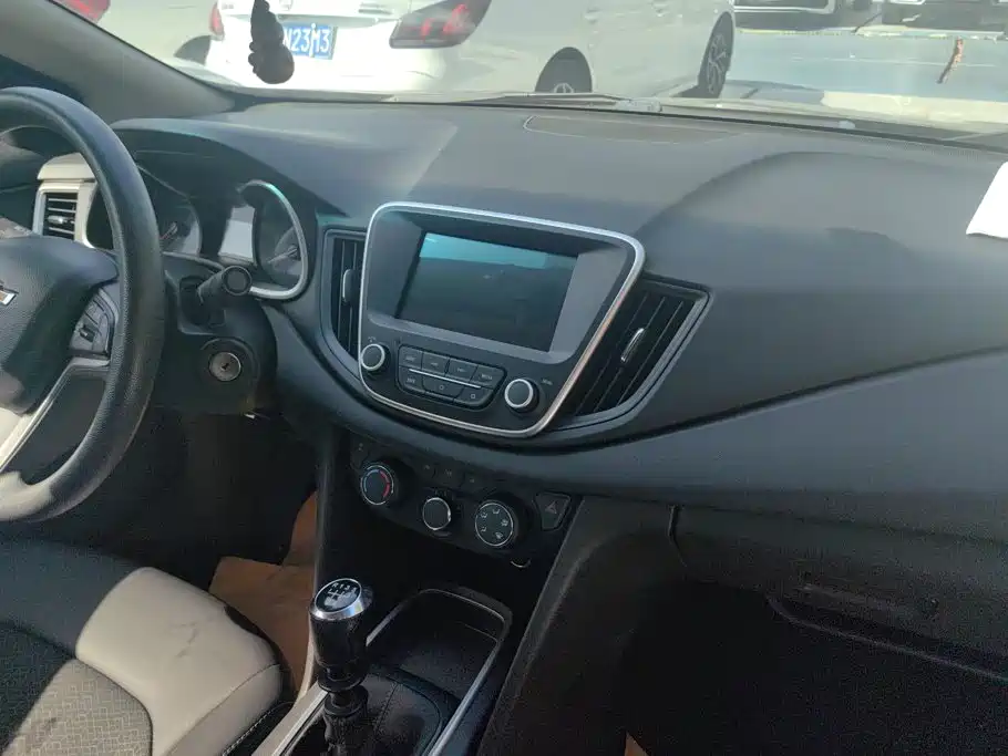 Chevrolet Cavalier 2018 — фото 14