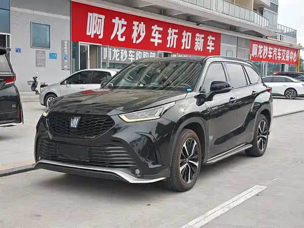 Toyota Crown Kluger 2022