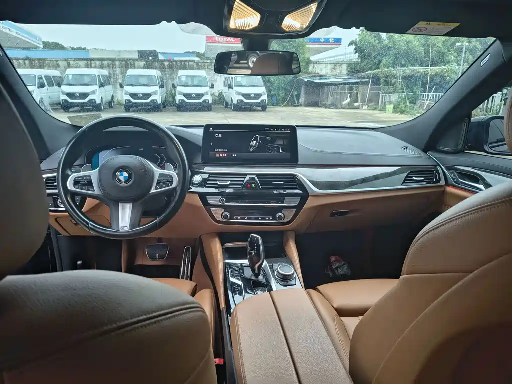 BMW 6 Series GT 2022 — фото 10