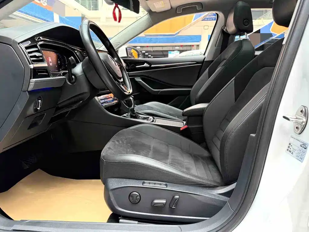Volkswagen Sagitar 2022