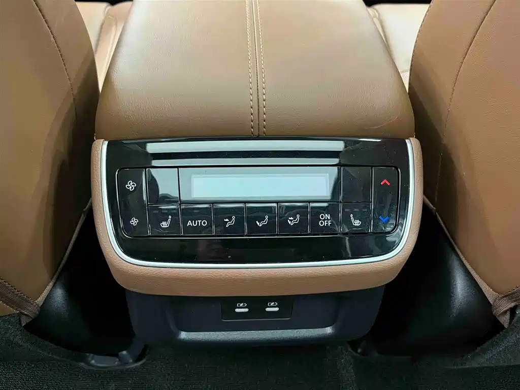 Nissan Teramont 2024 — фото 15