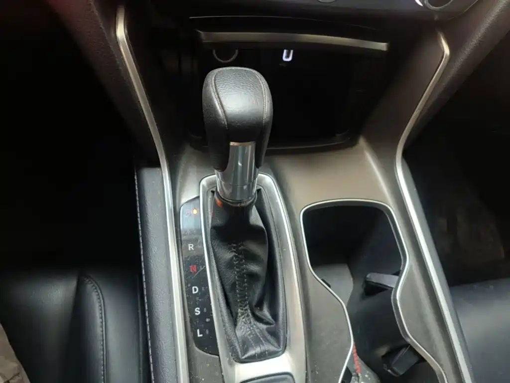 Honda Accord 2019 — фото 10