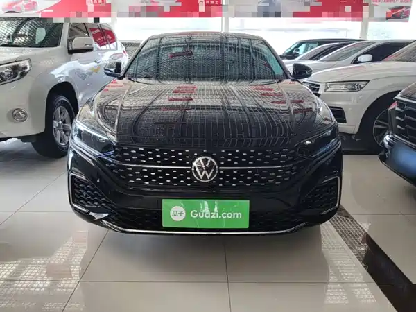 Volkswagen Passat 2025