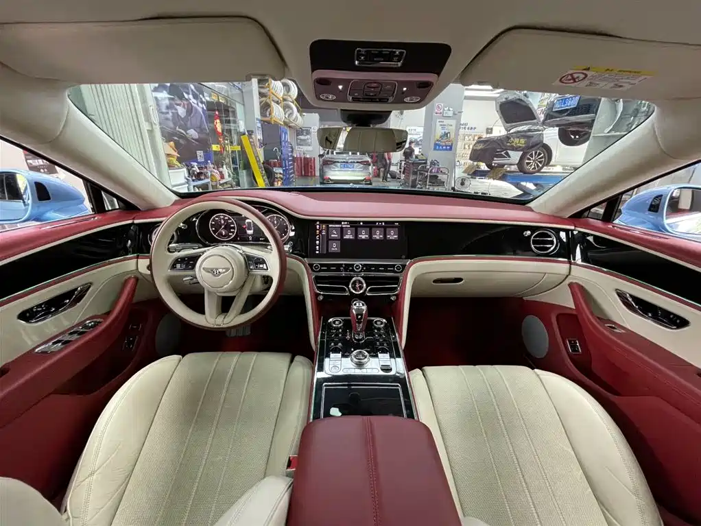 Bentley Flying Spur 2021 — фото 18