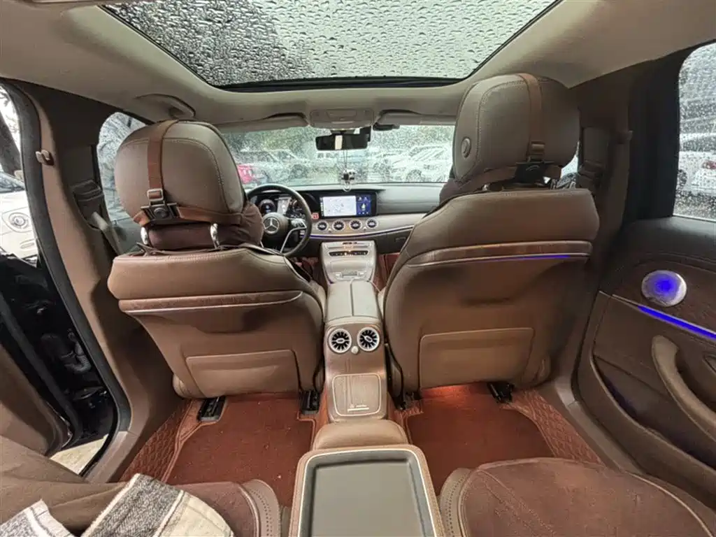 Mercedes-Benz E-Class 2023 — фото 17