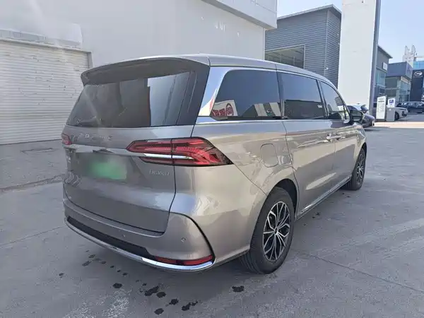 Roewe iMAX8 New Energy 2024