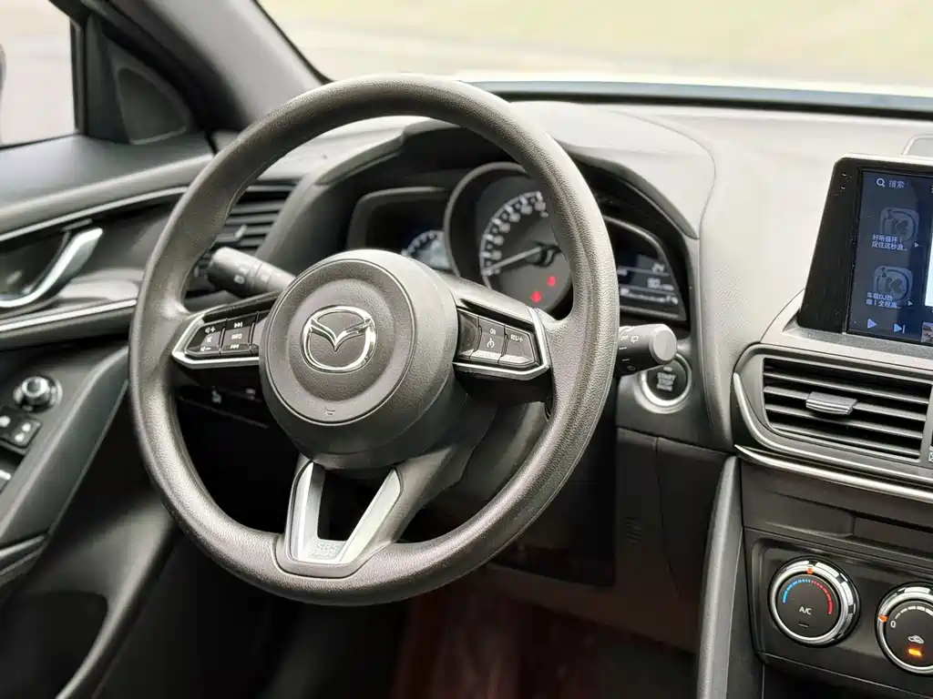 Mazda CX-4 2022 — фото 10