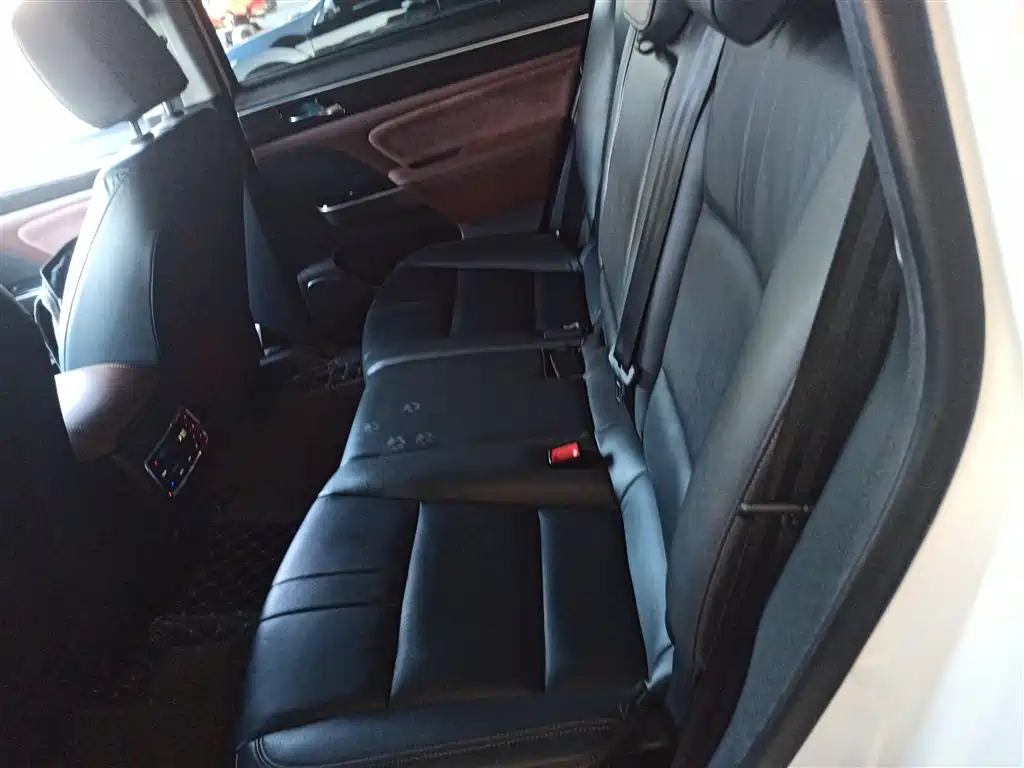 GAC Motor Trumpchi GS8 2019 — фото 13