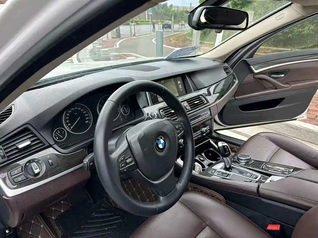 BMW 5 Series 2015 — фото 4