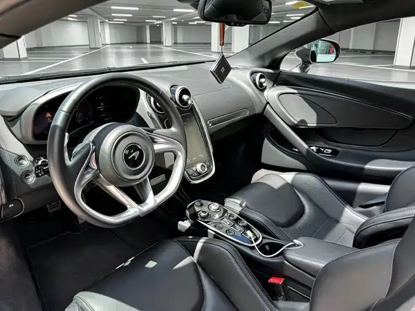 McLaren GT 2023