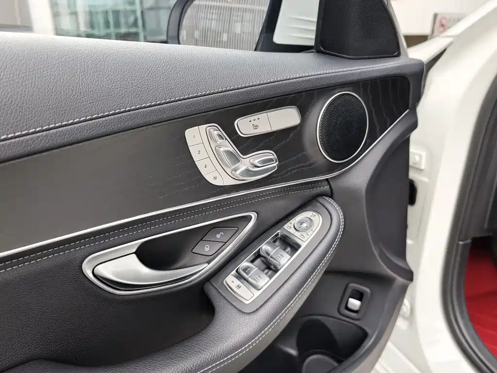 Mercedes-Benz C-Class 2020 — фото 7