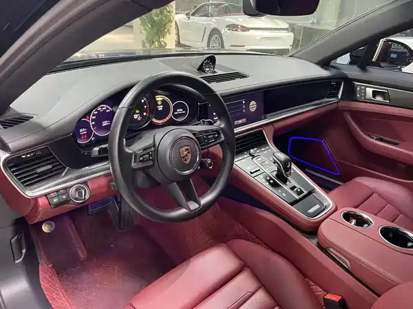 Porsche Panamera 2023