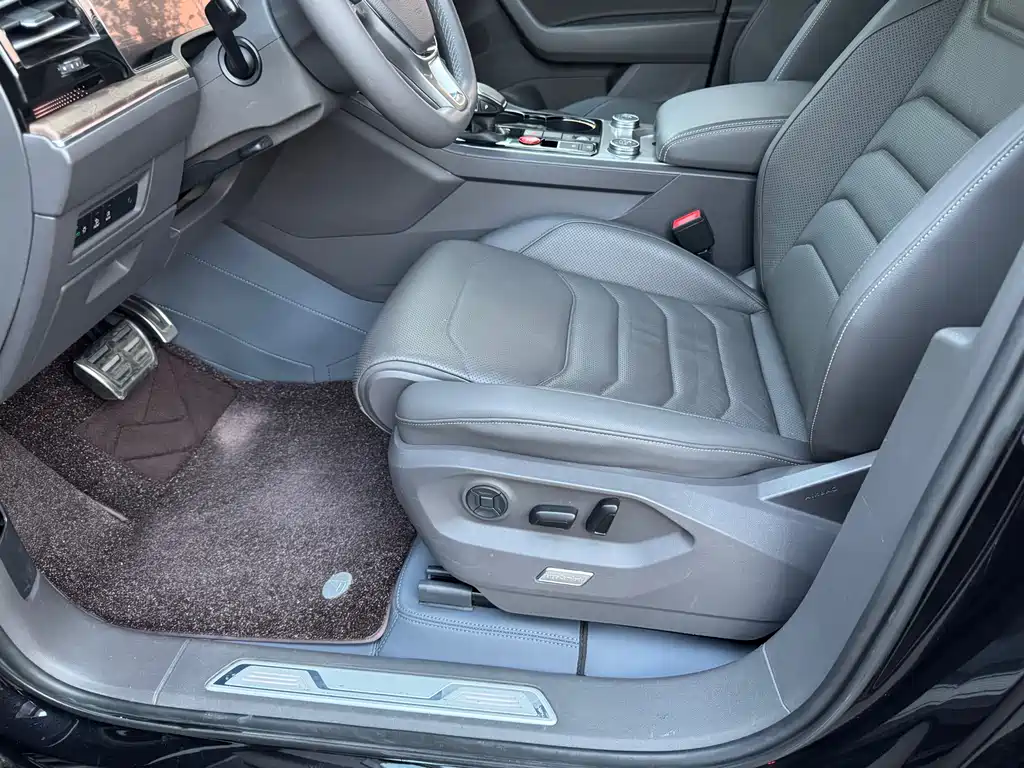 Volkswagen Touareg 2019 — фото 10