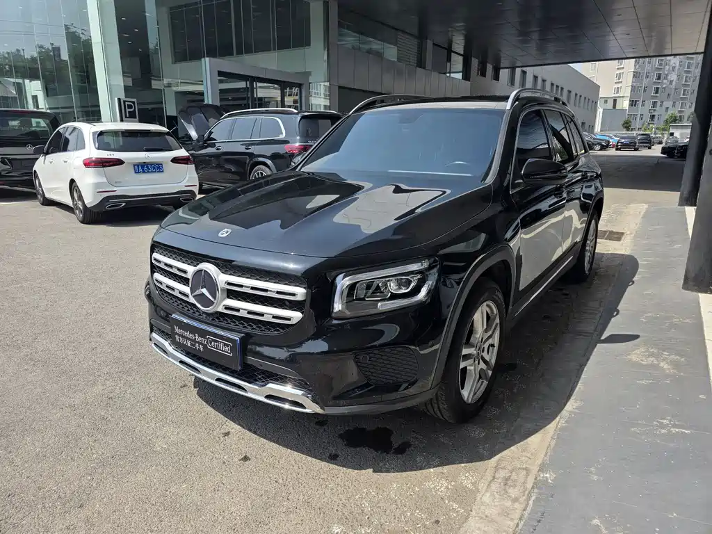 Mercedes-Benz GLB 2023