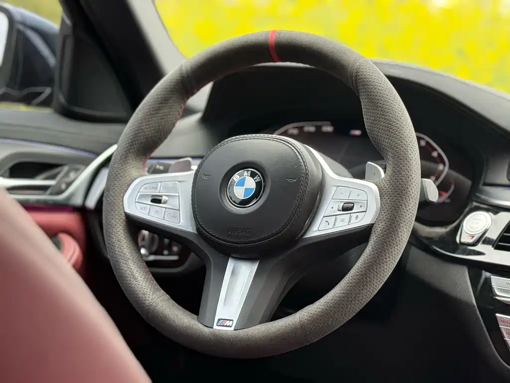 BMW 5 Series 2023 — фото 10
