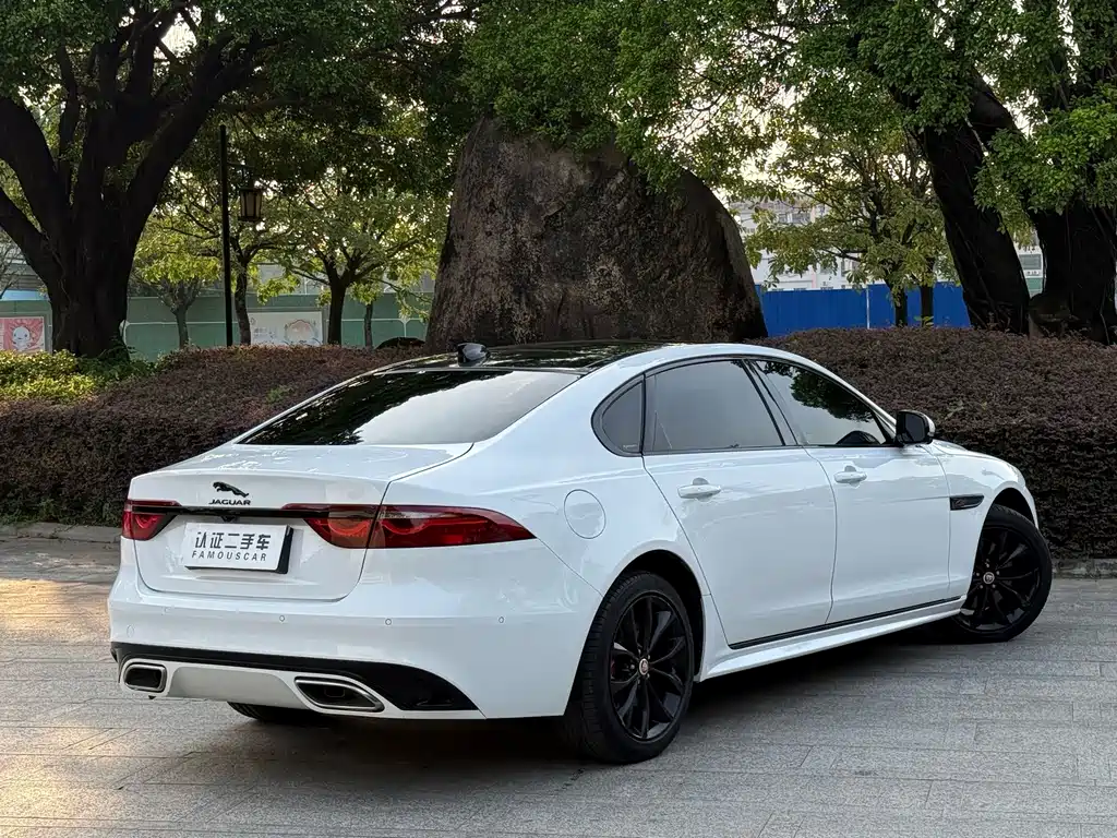 Jaguar XFL 2022 — фото 19