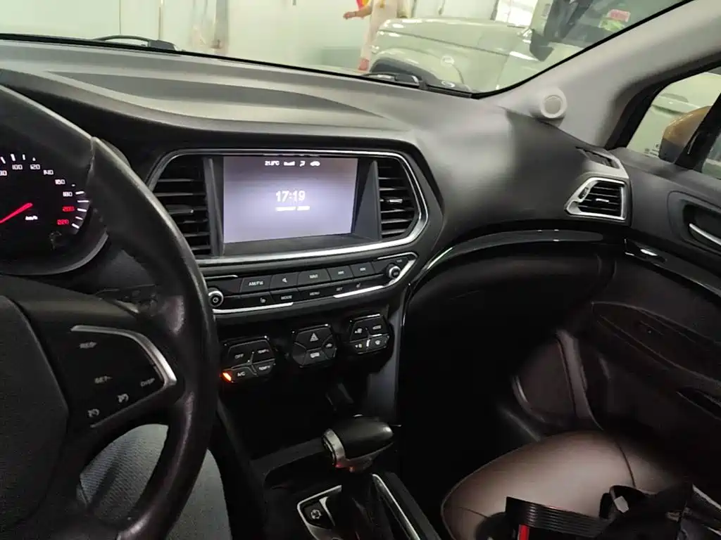 GAC Trumpchi GS4 2016 — фото 10