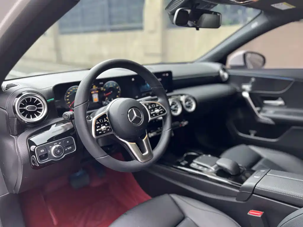 Mercedes-Benz A-Class 2021 — фото 8
