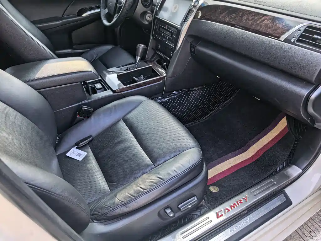 Toyota Camry 2015 — фото 9