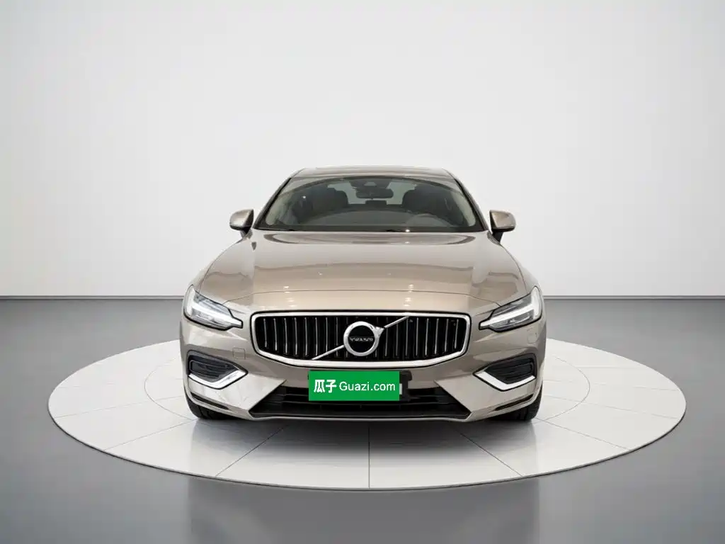 Volvo S60 2021 — фото 24