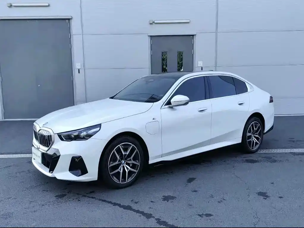BMW i5 2026 — фото 1