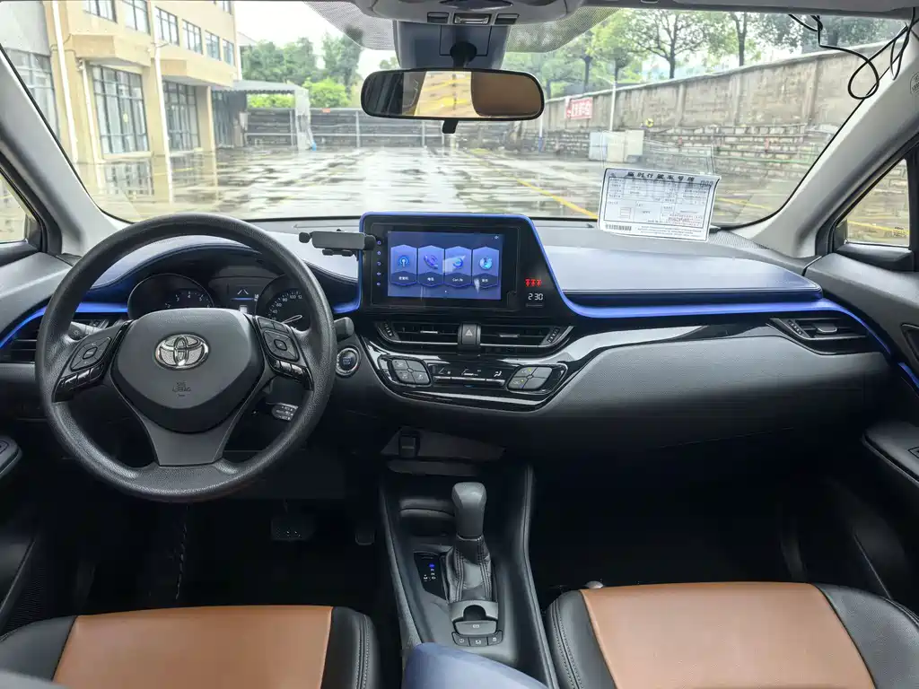 Toyota C-HR 2022 — фото 9