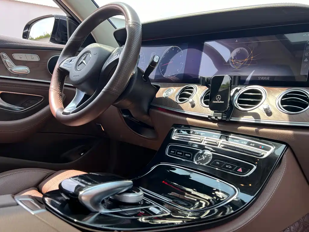 Mercedes-Benz E-Class 2017 — фото 14
