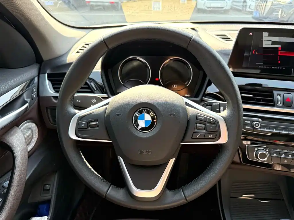 BMW X1 2022 — фото 8