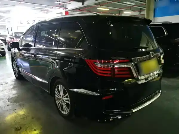 Honda Elysion 2016