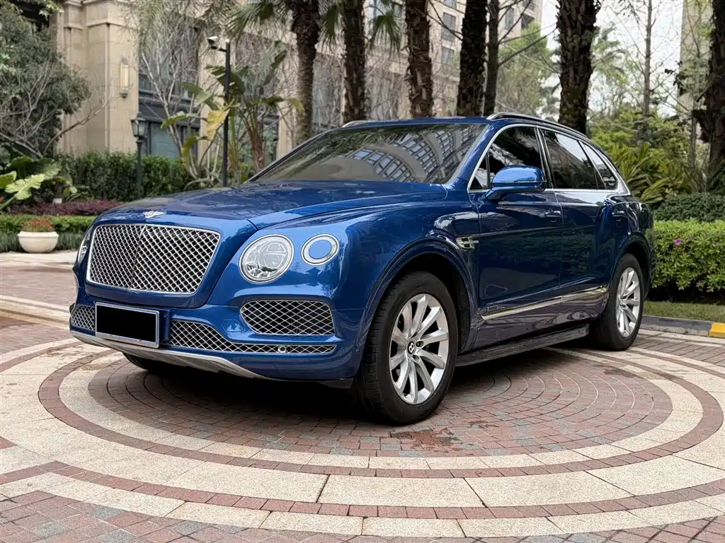 Bentley Bentayga 2017 — фото 1