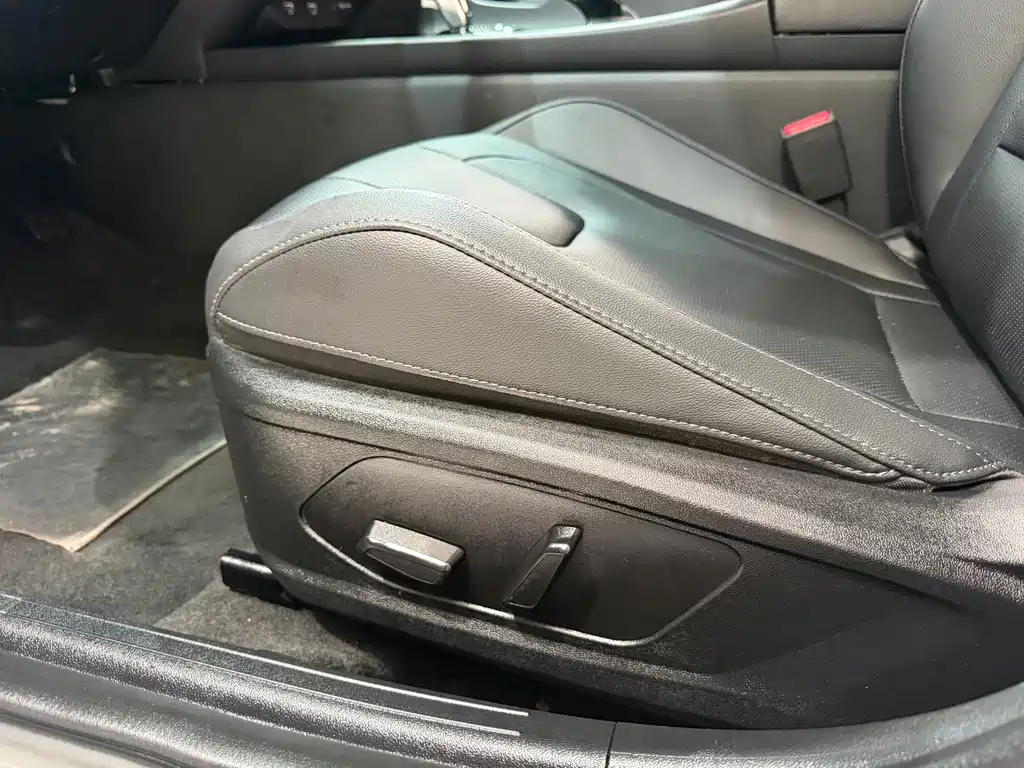 Hyundai Elantra 2022 — фото 12