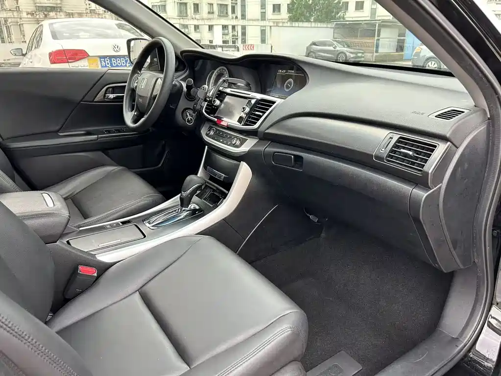 Honda Accord 2014 — фото 16