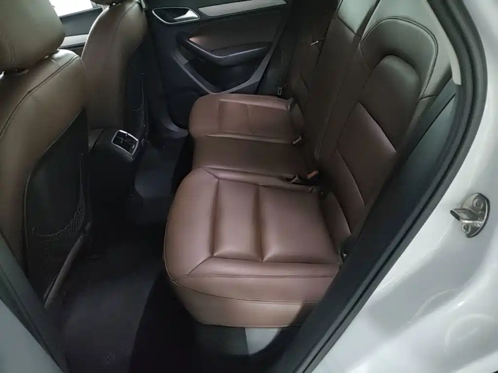 Audi Q3 2015 — фото 17