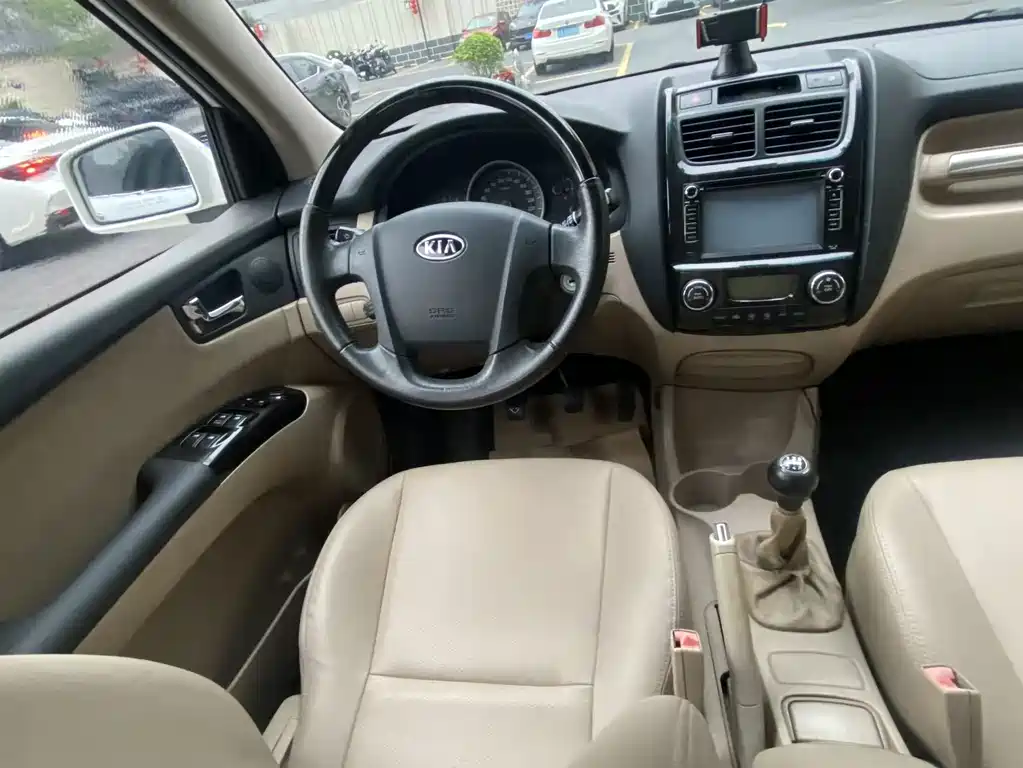 Kia Sportage 2011 — фото 16