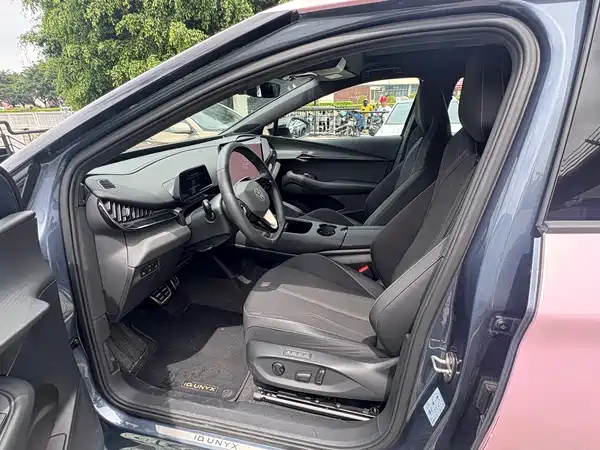 Volkswagen Distinctive 06 2025