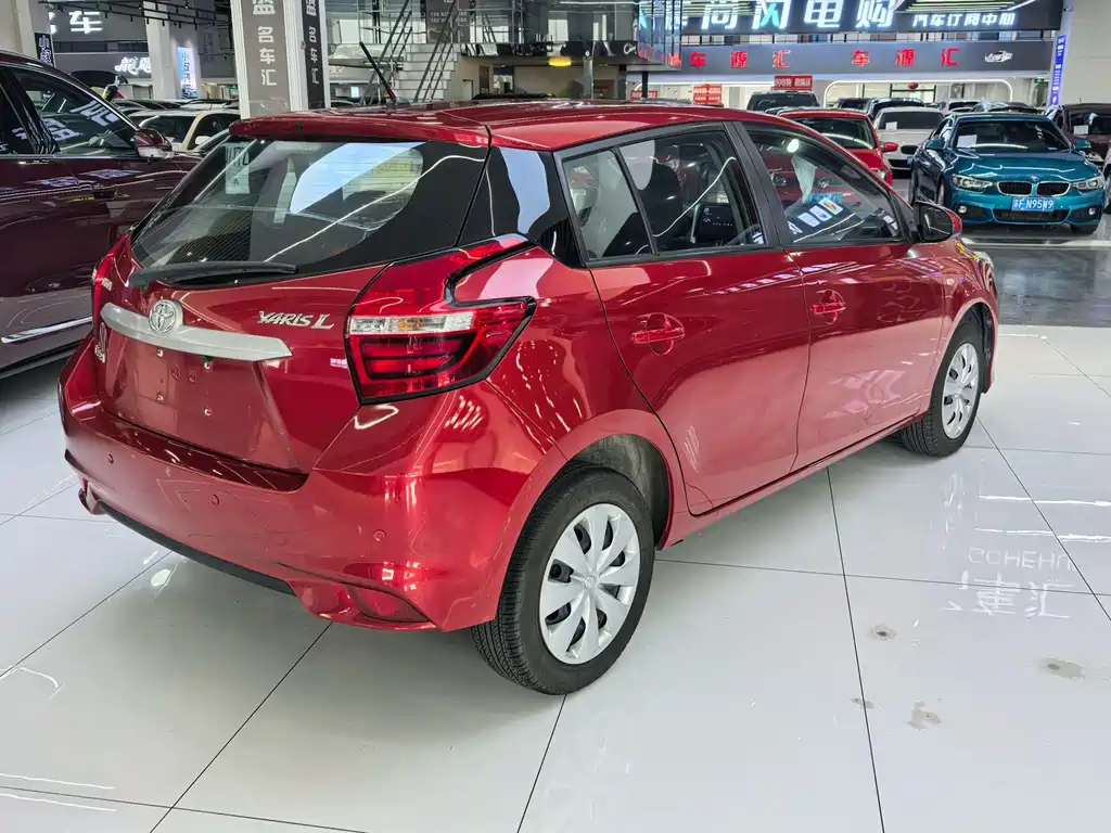 Toyota Yaris L 2019 — фото 12
