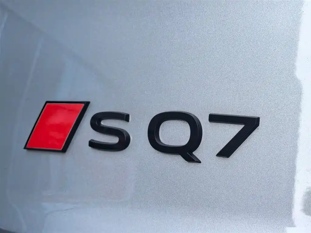 Audi SQ7 2024 — фото 25