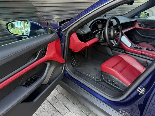 Porsche Taycan 2021