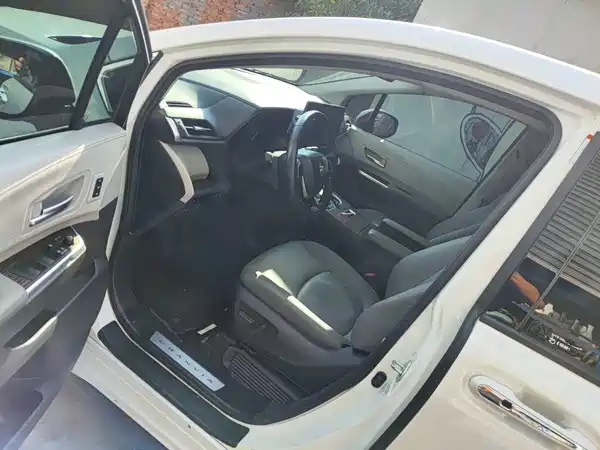 Toyota Granvia 2023