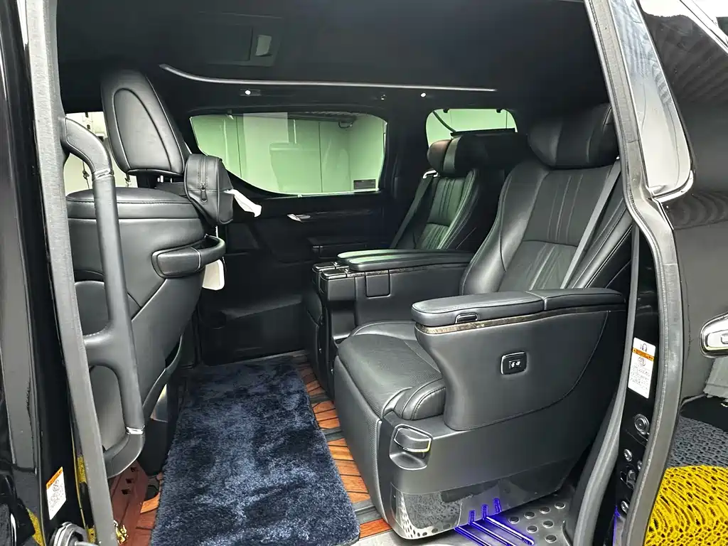 Toyota Alphard 2021 — фото 9