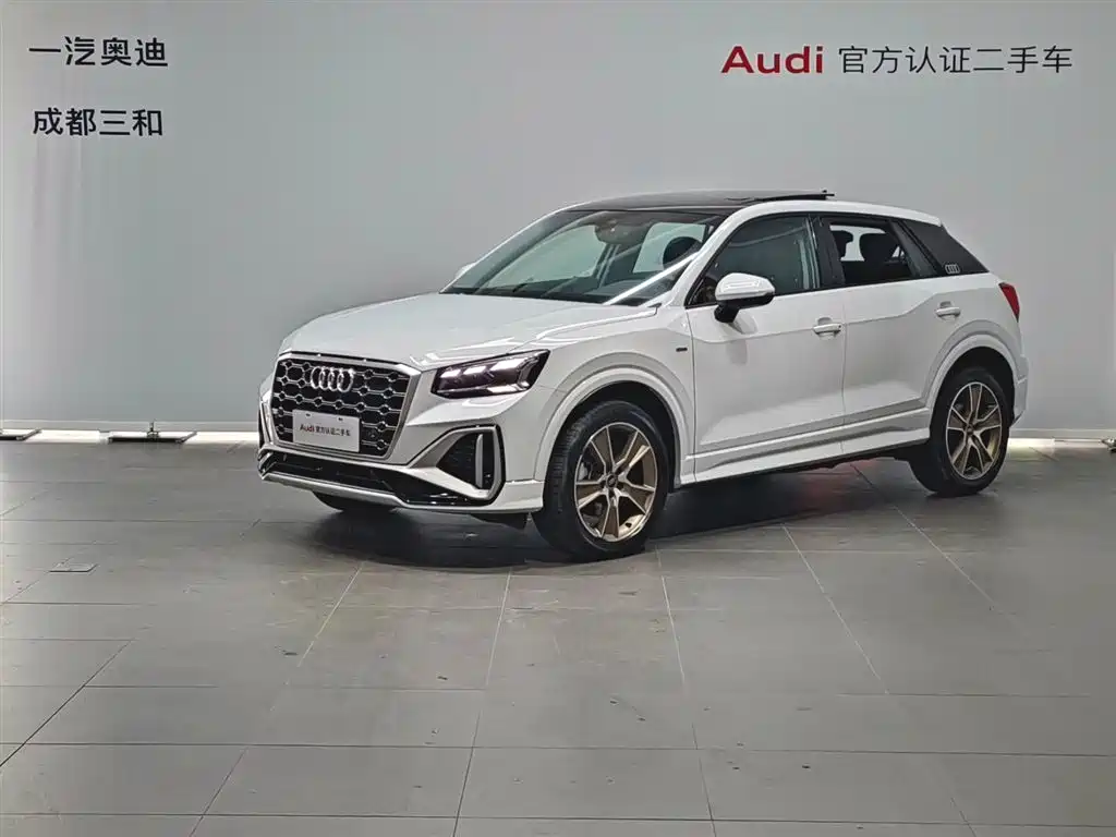 Audi Q2L 2024 — фото 1