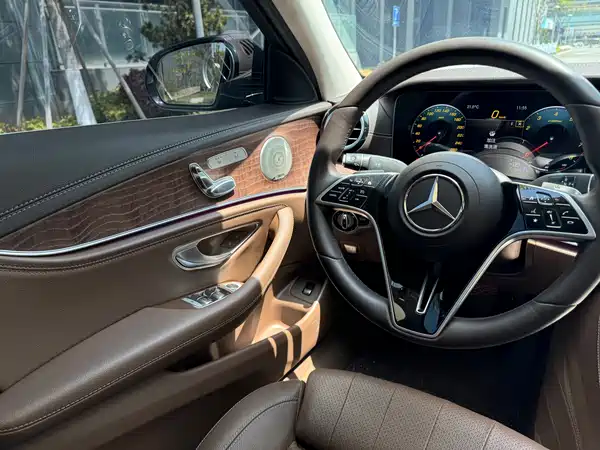 Mercedes-Benz E-Class 2022