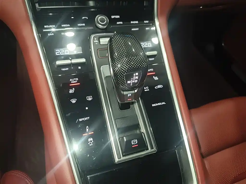 Porsche Panamera 2020 — фото 10
