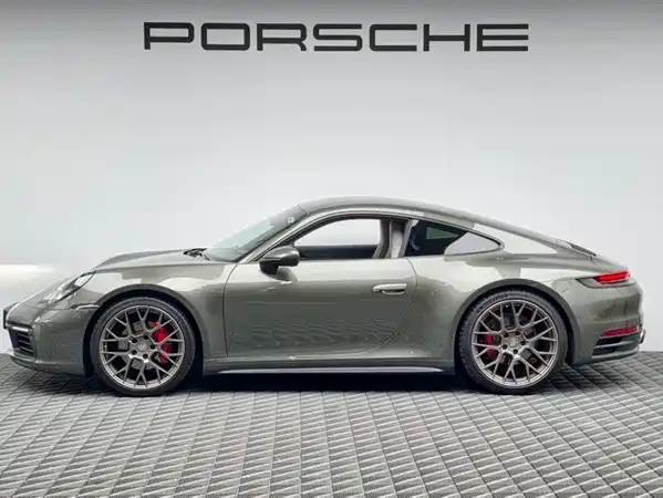 Porsche 911 2023