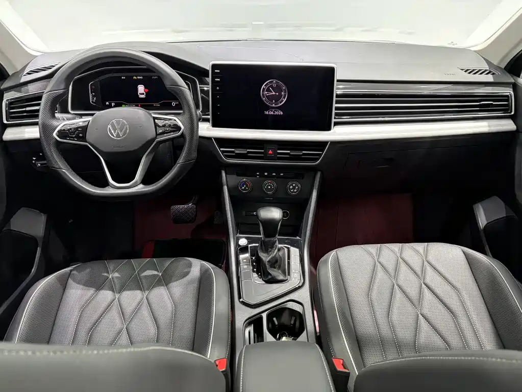 Volkswagen Tiguan L 2023 — фото 12