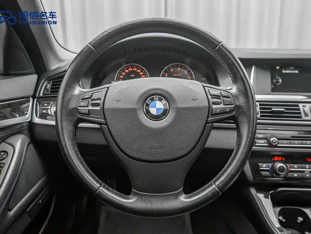 BMW 5 Series 2016 — фото 18
