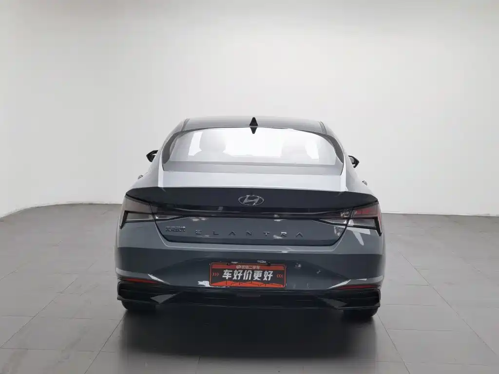 Hyundai Elantra 2022